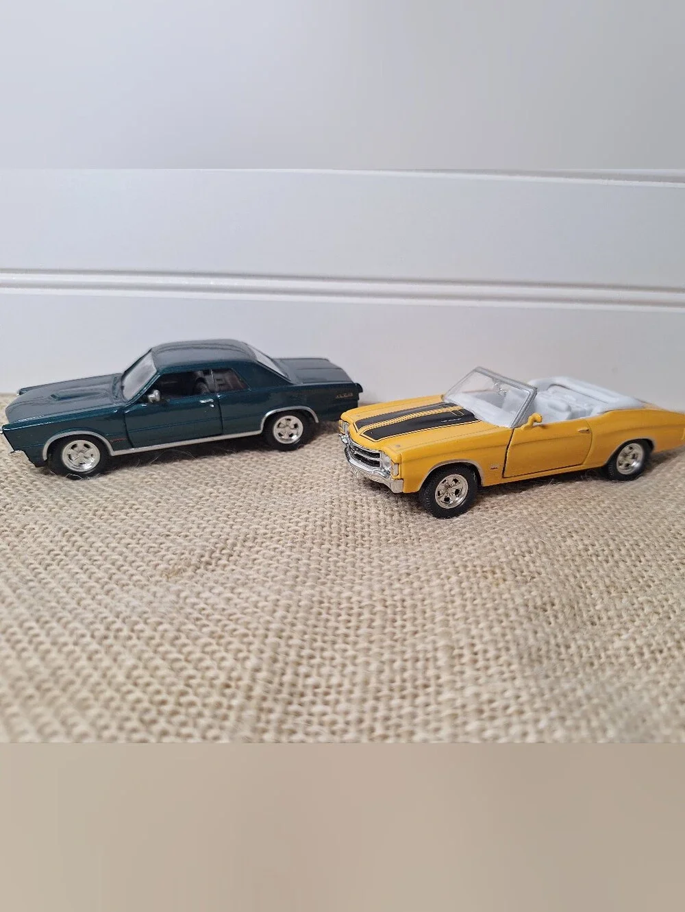 Lot Of 2 Die Cast Cars. 1971 Chevelle SS, 1965 Pontiac GTO